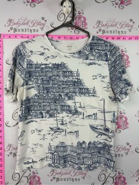 Alia Cream T-shirt Short Sleeve Tee with Navy Scenic Print